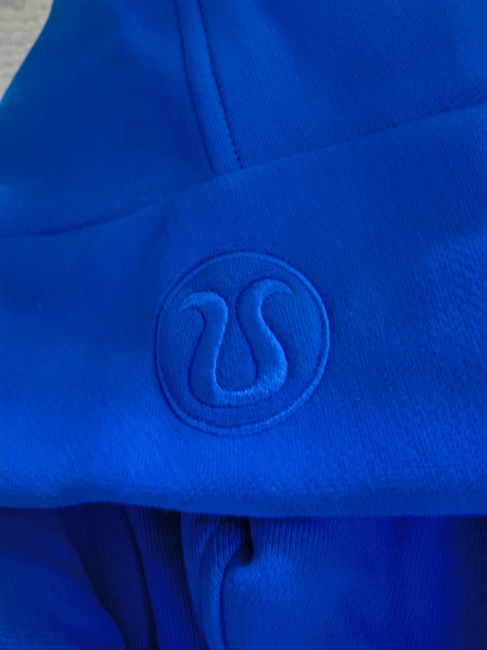 lululemon athletica Blue Buffalo NFL Cropped Half-Zip Hoodie - Picture 8 of 10